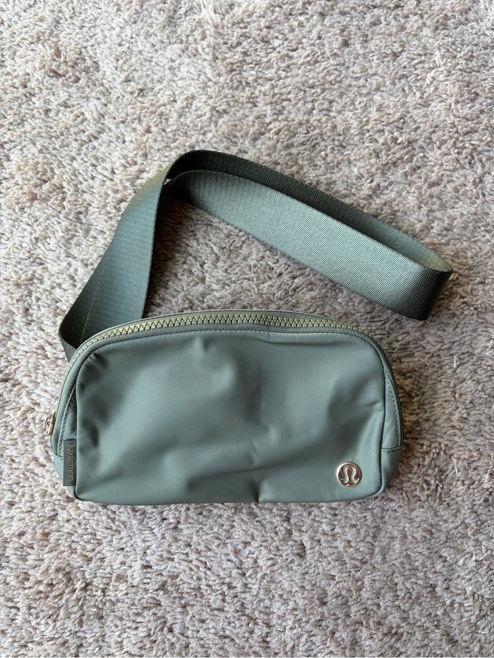 Lululemon Everywhere Belt Bag 1L Bay Leaf Gold Metal Hardware